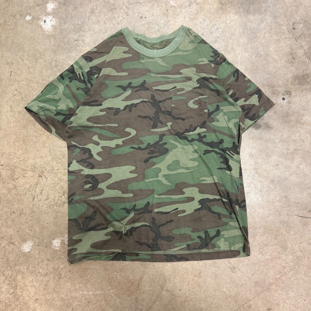 Vintage 80s Camouflage Pocket Casual Woodland Green Army Tee - Mens M
